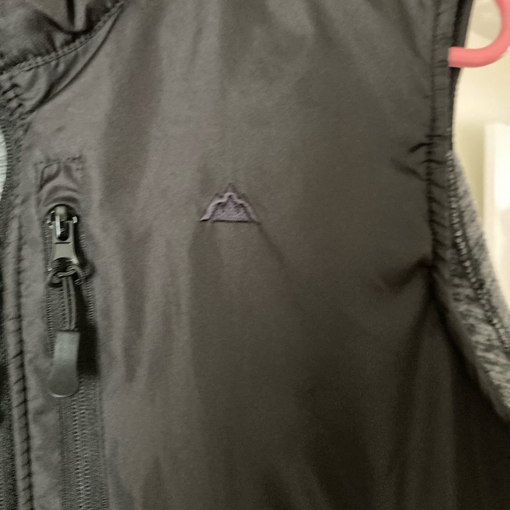 Snozu Platinum Collection Gray Vest - Picture 8 of 15
